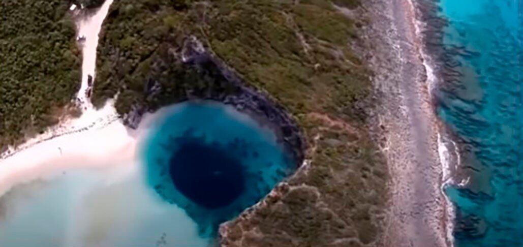 As Bahamas têm alguns dos fenômenos geológicos mais estranhos do planeta. Entre eles, redemoinhos e os chamados