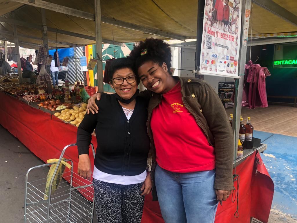 Terezinha Quirino e a feirante Ivonete de Souza Andrade se conhecem há 20 anos