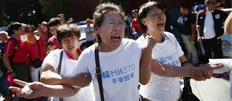 A bordo da aeronave viajavam 153 chineses e 86 passageiros de outras nacionalidades