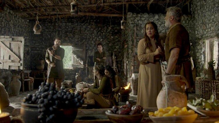 Os anos se passam, a construção da Arca avança e a família de Noé cresce. Apesar de ser alvo de deboche do povo de Enoque, que não acreditava na profecia de Deus, nunca perdeu a fé!

+ Tali convence Cam a visitar sua família em Enoque