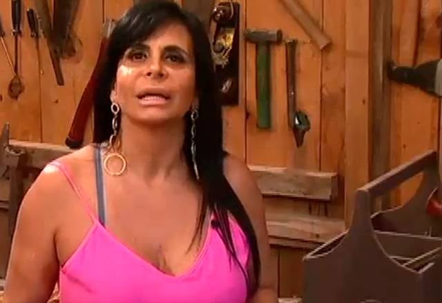 Gretchen

A rainha do rebolado marcou a quinta temporada de A Fazenda. Em uma das festas, Gretchen conversou com Viviane e bateu o sino para comunicar sua desistência do reality, explicando os motivos que a levaram a deixar a disputa pelo prêmio de R$ 2 milhões
