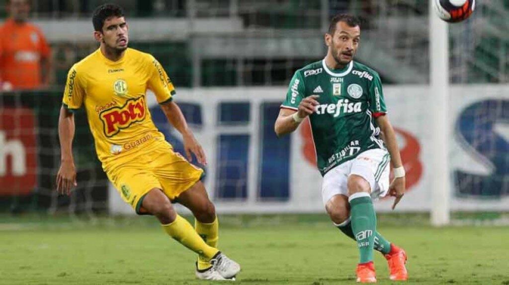 Mirassol - Modesto time do interior paulista, o Mirassol não tem um título de grande expressão para se orgulhar, mas é reconhecida por um feito que, para muitos, vale mais que