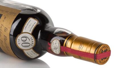 Garrafa leiloada tinha rótulo desenhado por pintor italiano