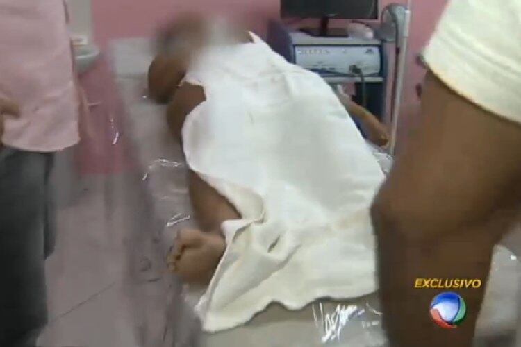 Na hora da abordagem policial, três mulheres realizavam procedimentos cirúrgicos na clínica