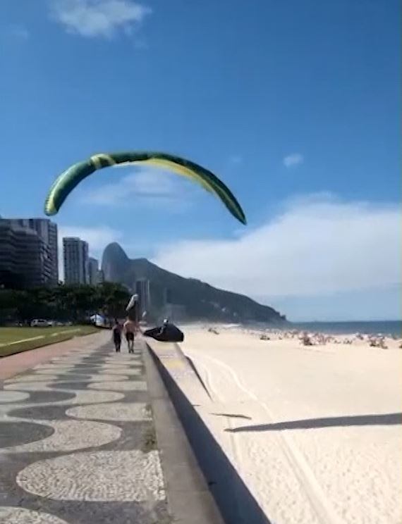 Mulher foi atropelada por parapente
