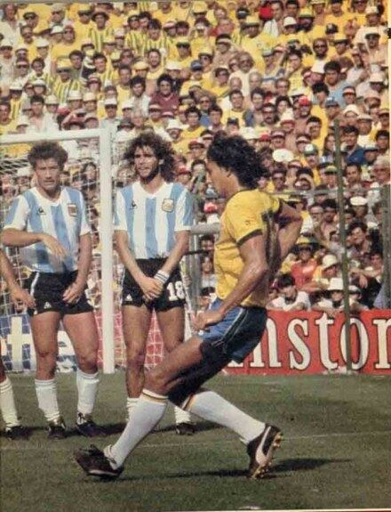 Também pela segunda fase, dessa vez na Copa de 1978, na Argentina, os rivais se encontraram mas não saíram do zero. No final da fase, a Argentina avançou para a decisão por conta da famosa e polêmica goleada no Peru por 6 a 0, que eliminou o Brasil.
