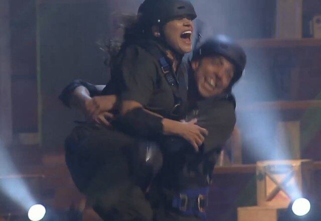 Raissa deu um show de agilidade e rapidez! Lucas e Mateus não tiveram chance contra a peoa, que venceu a Prova de Fogo com muitos minutos de vantagem