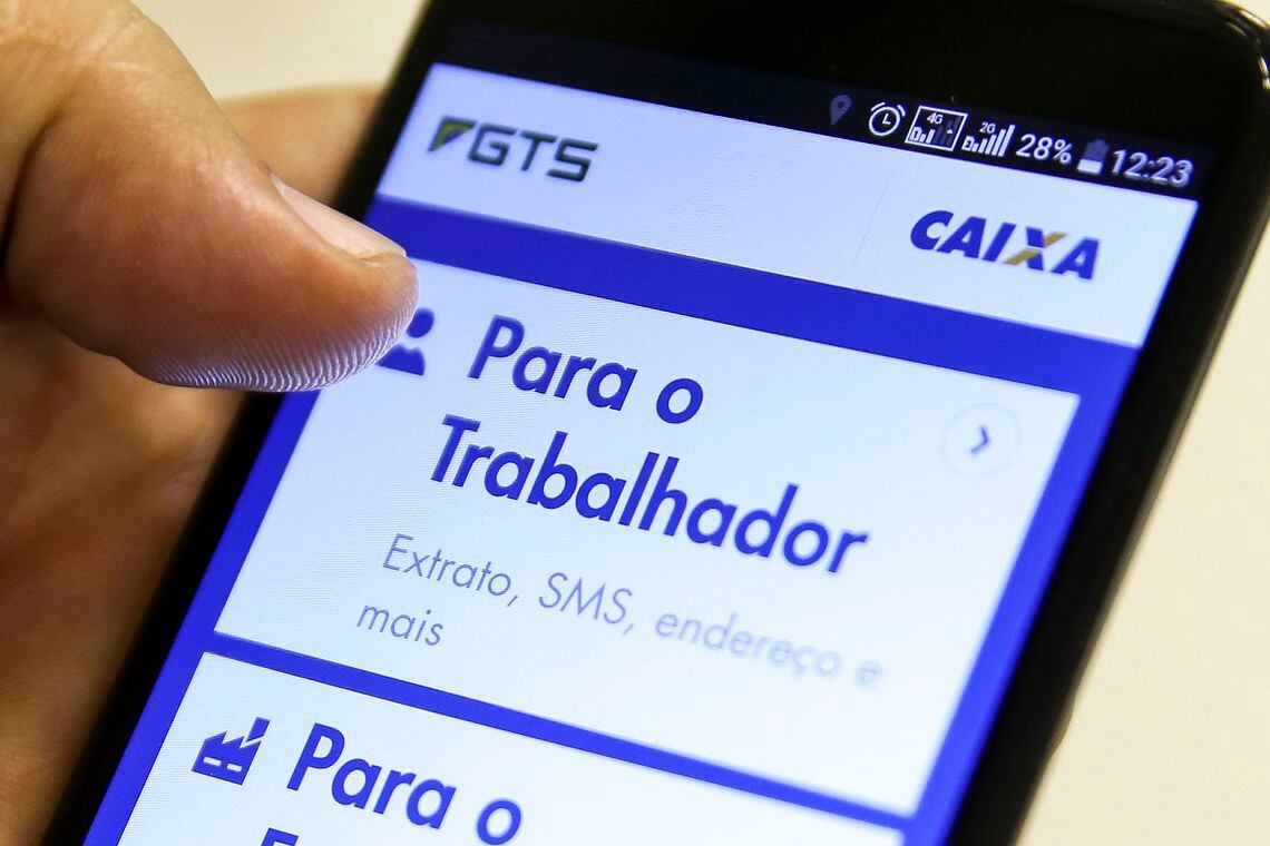 Um total de R$ 15 bilhões estão parados nas contas