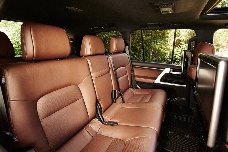 Os bancos da segunda fileira ainda possuem sistema de aquecimento