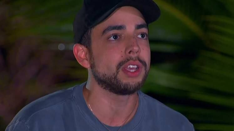 Na Vila, Selfie ficou próximo de Claudinho e Any, mas não demorou muito para que ele se tornasse alvo dos demais exploradores. Com seis votos, o youtuber foi indicado para duelar contra Pyong Lee no Desafio de Sobrevivência 