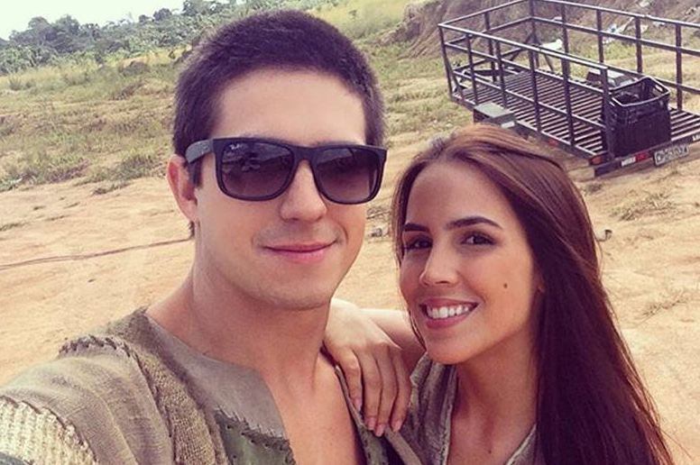 

Para
o ator, a ingenuidade de Bezalel tem tudo a ver com ele e muito mais.



— Não
tem como um ator se desvincular totalmente para fazer esse papel, acho que
sempre vai ter um pouco do ator ali. Assim como Bezalel, sou um cara muito
ingênuo, acredito muito na bondade das pessoas. Sou daqueles que quebra a cara,
sabe?

+ Egito invade o Legendários! Veja o que o elenco de Os Dez Mandamentos já aprontou na atração
+ Assista às íntegras do Legendários no R7.com/Play!
+ Igor Cosso fala sobre determinação de Bezalel para se guardar até casamento: "Ficaria um pouco impaciente"
