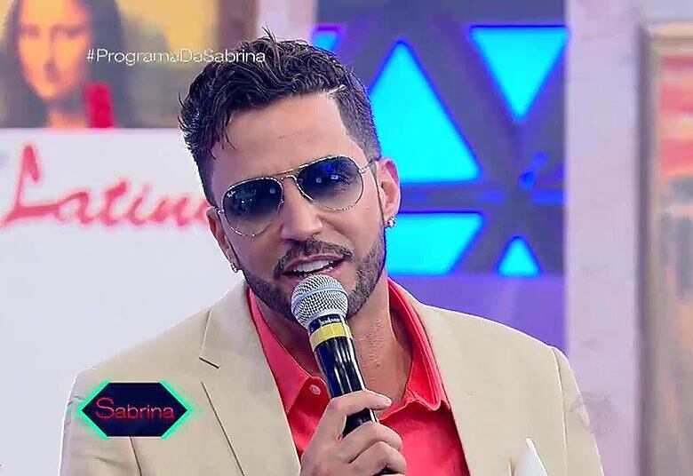 Na ocasião, ainda esperançoso sobre uma
provável reconciliação, Latino chamou a atenção para a necessidade de que as
coisas devem acontecer sem que nada seja forçado.

 



— Tem coisas na vida que não dão para serem
forçadas. Ela tem que acontecer, tem que partir dela, de mim, as coisas têm que
acontecer naturalmente. Tem que ser da forma que Deus escreveu. Não
adianta a gente querer forçar uma barra que não vai acontecer. Se tiver que
acontecer, vai acontecer naturalmente

 