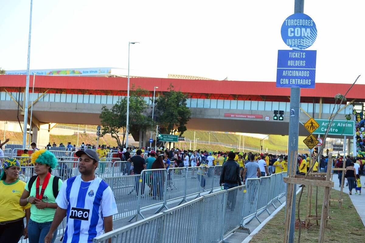 Sinalização dentro da estação do Metrô e da CPTM foi um dos pontos positivos na abertura da Copa do Mundo