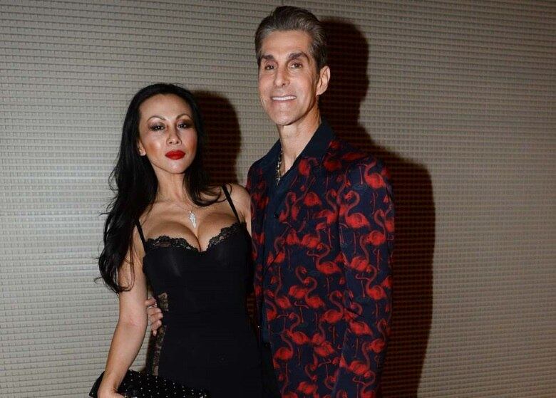O criador do Lollapalooza, Perry Farrell, promoveu uma festa de arromba para os famosos na noite desta sexta-feira (27), em São Paulo