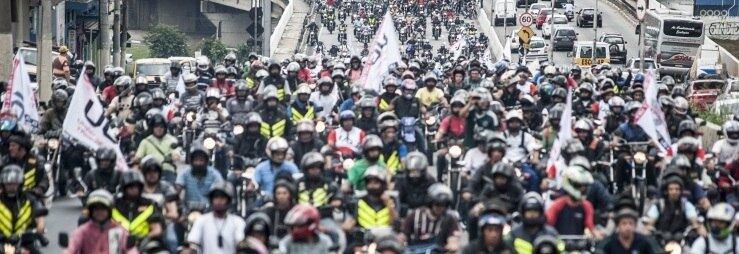Colete reflexivo é um dos equipamentos obrigatórios exigidos