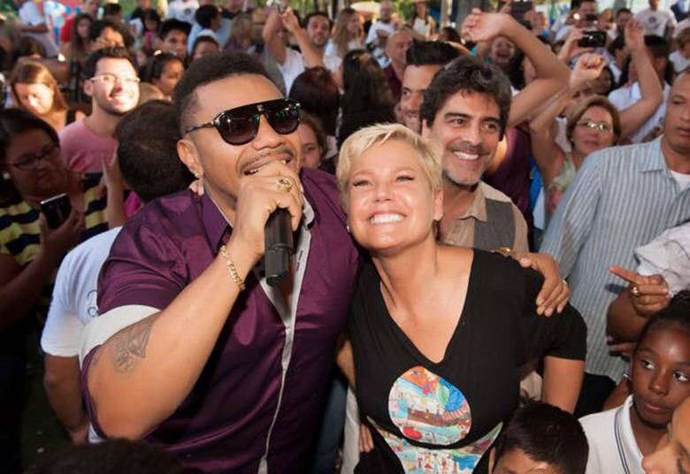 Nesta segunda-feira (23), o cantor Naldo vai animar o Xuxa Meneghel cantando seus maiores sucessos no palco do programa. Não perca!

> Acesse o R7 Play e assista na íntegra a todos os programas da Record! Clique e experimente!
