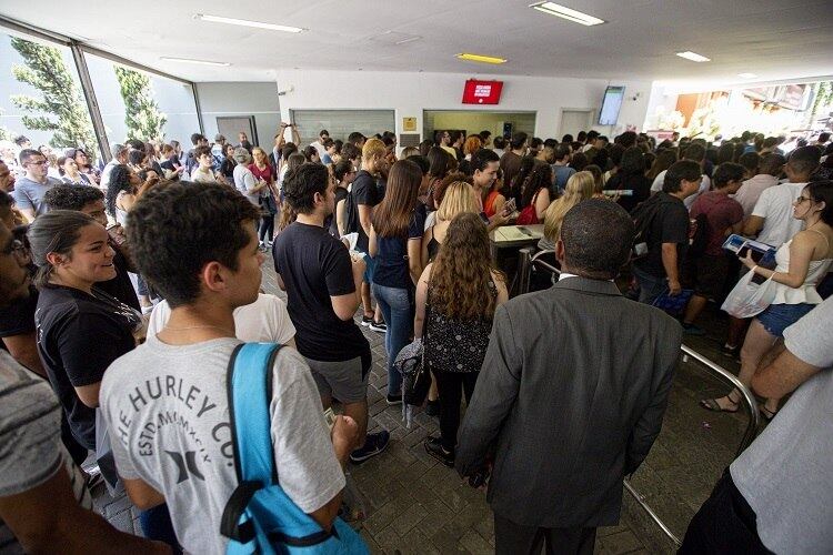 Movimentação de estudantes na Universidade Presbiteriana Mackenzie, no centro de São Paulo