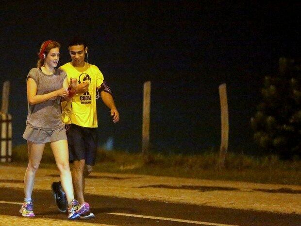 Eles não confirmam, mas Sophia Abrahão e Sérgio Malheiros podem, sim, estar vivendo um linda história de amor