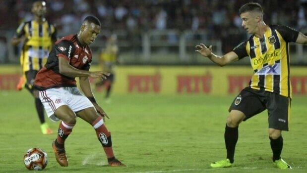 Volta Redonda: Sobe – Alef Manga, o motorzinho do time, foi a principal arma do Voltaço para puxar contra-ataques e levar perigo ao gol do Flamengo. / Desce – O Voltaço foi muito passivo. Fora o gol, que saiu com o erro da defesa do Fla, o time doo interior não conseguiu criar tanto.