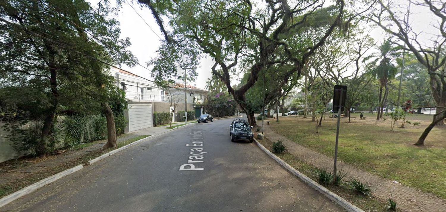 Agentes estavam em patrulhamento na praça Ernâni Braga quando notaram o grupo