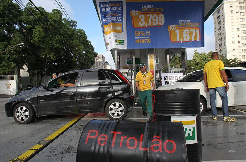 O posto de gasolina da foto fica na rua Gumercindo Saraiva, esquina com a Avenida Europa, no Itaim Bibi, na zona sul de São Paulo