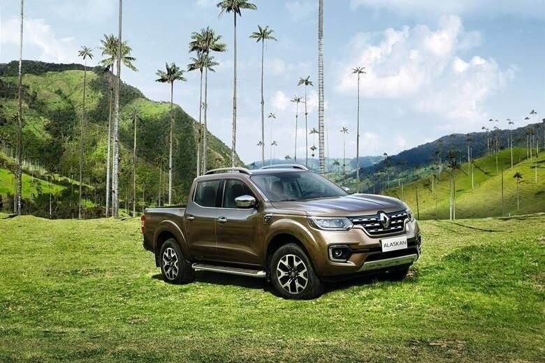 O câmbio poderá ser manual com seis velocidades ou automático, com sete, além de versões com tração traseira ou nas quatro rodas — 4X2, 4X4  e 4X4 reduzida