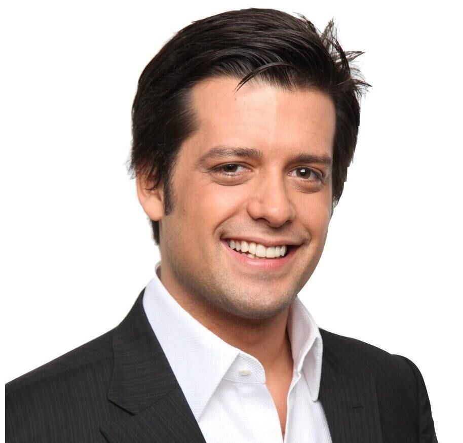 Outro deputado que faz sucesso pela beleza é Guilherme Mussi (PP-SP), que encara o primeiro mandato como deputado federal. O parlamentar tem 32 anos e causa burburinhos por onde passa. Recentemente, a Comissão de Educação rejeitou um projeto de lei de sua autoria, que propunha instituir o Programa Nacional de Bolsa de Estudo para Mestrado Profissional