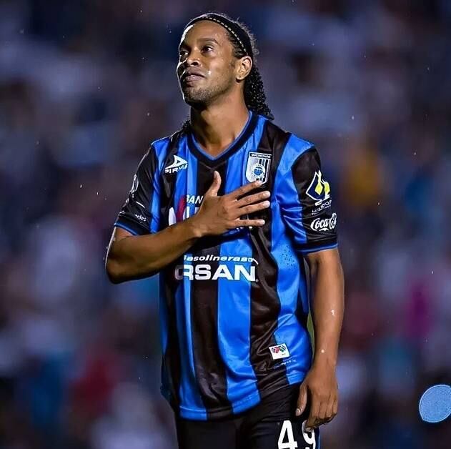 Ronaldinho Gaúcho defendeu o Querétaro na última temporada
