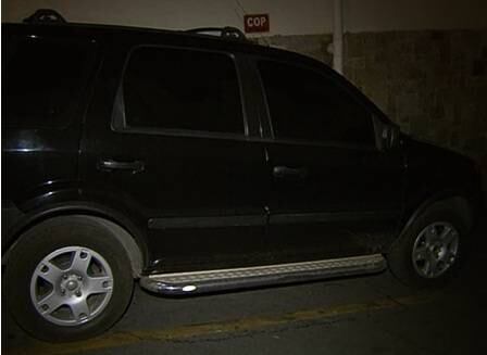 Ainda em BH, uma mulher foi presa após roubar um carro com sistema antifurto, no bairro Serrano, na região noroeste da capital. Acompanhada de um homem, a detida rendeu o dono do veículo, um comerciante, e fugiu. Mas, pouco tempo depois, o carro travou e a mulher foi surpreendida por policiais quando descia do automóvel