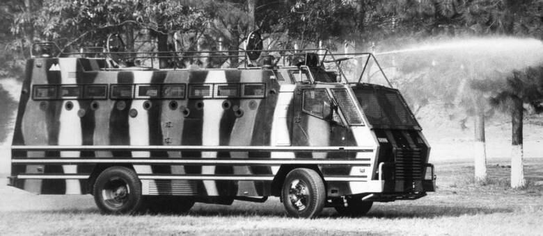 Caminhão Centurion do Grupo de Ação Tático Especial (GATE) da Polícia Militar de São Paulo