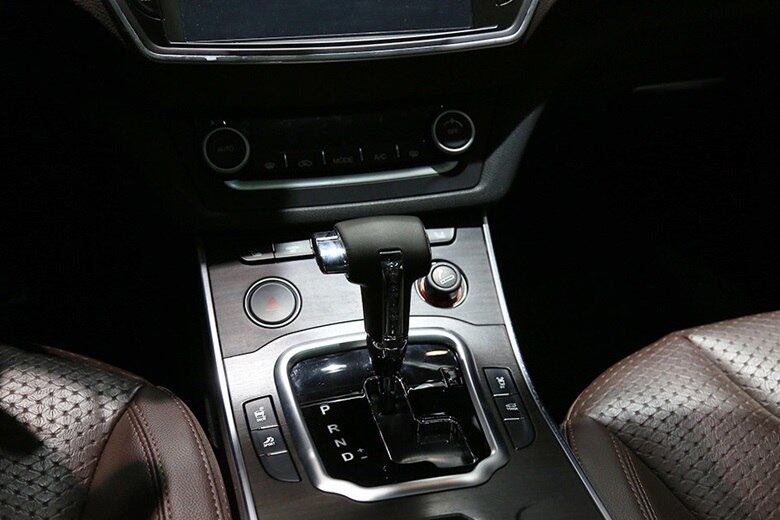 Além de possuir mecânica confiável (Mitsubishi com motor 2.0 turbo de 190 cv), o chinês oferece câmbio manual de seis marchas ou um automatizado de oito velocidades