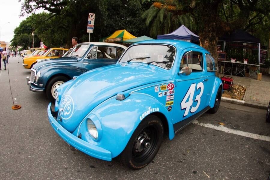  Evento de carros antigos é realizado no estacionamento em frente à estação da Luz, no centro de São Paulo (SP), na manhã deste domingo (5). O encontro, organizado pela Equipe FPAA (Federação Paulista de Automóveis Antigos), acontece todo 1° domingo do mês, com a exposição de carros antigos, clássicos e especiais, feira de peças de carros, miniaturas, revistas e tudo relacionado ao mundo automobilístico