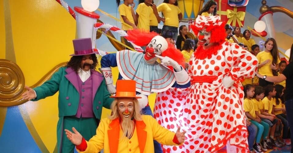 O programa que se tornou um clássico da TV brasileira ganhou também alguns personagens inesquecíveis de apoio. Relembre! 