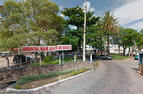 Mulher foi conduzida para o Hospital Nair, onde está internada e custodiada