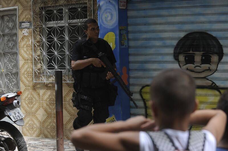 A Marinha apoiou a ocupação com 21 blindados