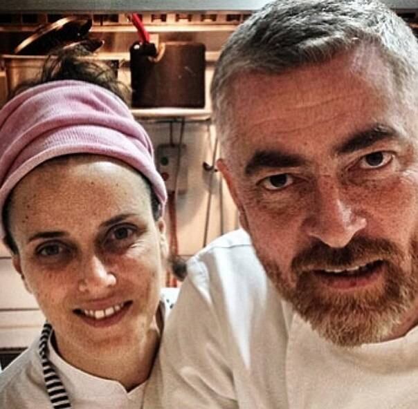 Número um da lista para os brasileiros terem no Instagram é o chef e embaixador da culinária brasileira no mundo todo, Alex Atala. Além de aguçar a sua fome, no perfil do chef, você vai conhecer ele um pouco melhor. Entre comidinhas e lutas marciais, ele mostra sua rotina e quem são os convidados especiais que aparecem no D.O.M. Segue lá: @alexatala