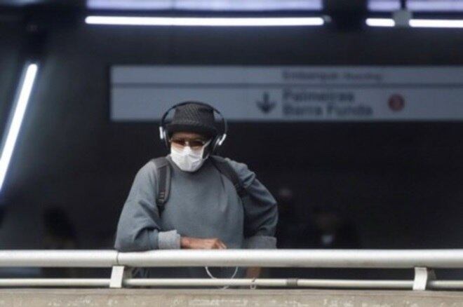 Um outro homem, de 62 anos, morador de São Paulo e que também havia retornado de uma viagem à Itália, foi a primeira pessoa com morte registrada no Brasil por covid-19, a doença provocada pelo novo coronavírus. O óbito foi confirmado pelas autoridades estaduais e do Ministério da Saúde no dia 17 de março. A vítima, que estava internada no Hospital Sancta Maggiore, na capital paulista, possuía comorbidades: diabetes, hipertensão e hiperplasia prostática. Até então, havia sido confirmada a existência de 152 casos no Estado e 232 em todo o país
