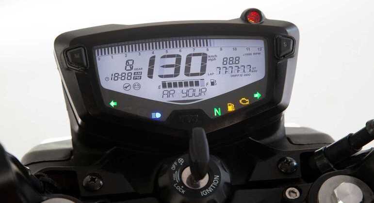 Motocicleta conta com painel de instrumentos digital