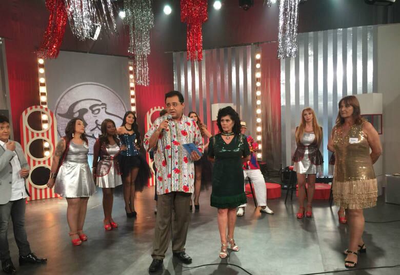 A produção do Domingo Show preparou um palco especial, onde Zulú se reencontrou com amigos do passado e assistiu aos depoimentos emocionantes da filha do Bolinha, Vitória Cury, e dos cantores Giliard, Márcio do Trio Los Angeles, Gretchen, Sula Miranda e Sérgio Mallandro

