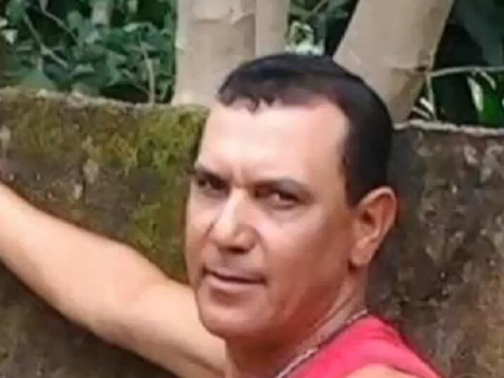 A ação do rapaz foi premeditada, segundo a Polícia. Ele se amarrou em uma árvore junto com a enteada e detonou uma banana de dinamite entre os dois. Assista ao vídeo
+ Quer ver tudo o que rolou no Cidade Alerta? Veja a íntegra no R7 Play