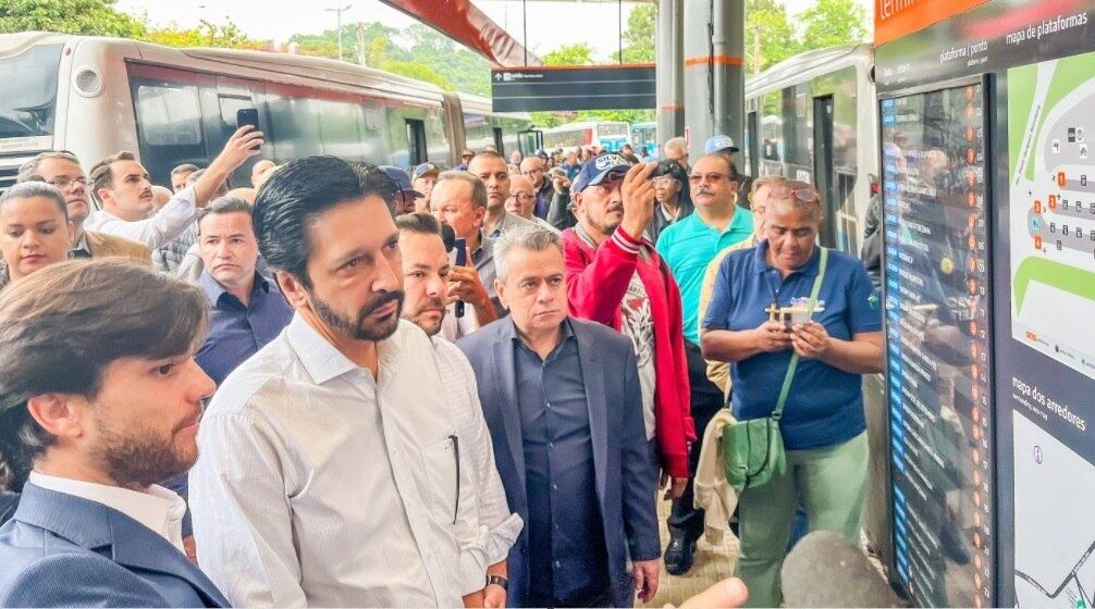 Nunes entrega obras de terminal Varginha