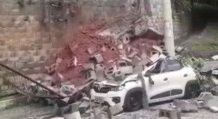 Muro desabou na região da Vila Andrade