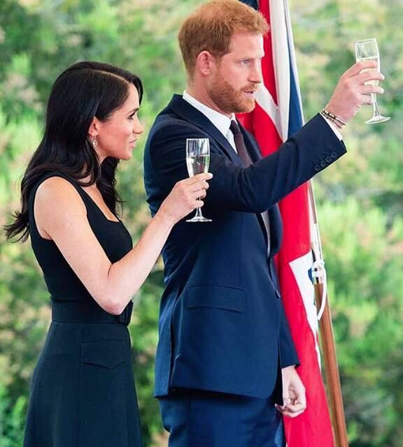 Já Meghan Markle, duquesa de Sussex, e esposa de Harry, prefere vinho.