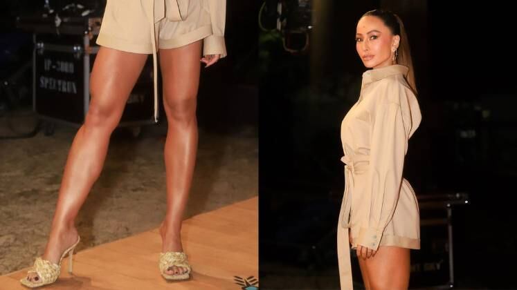 O macacão é uma peça contemporânea que traz um toque de elegância para o look. Por ser versátil, a peça se adequa facilmente a diferentes ocasiões. É por isso que Sabrina Sato escolheu o figurino para acompanhar a volta de Mirella para o Exílio ao vivo e em cores. Além disso, a sandália de salto no mesmo tom da roupa, alongou e valorizou a silhueta da apresentadora. O penteado, acessórios e maquiagem em cores neutras trouxeram ainda mais estilo!

O reality vai ao ar de segunda a sexta, a partir das 22h45; e aos sábados, às 23h, na tela da Record TV. Assista à íntegra e aos conteúdos exclusivos da Ilha Record no PlayPlus.com
