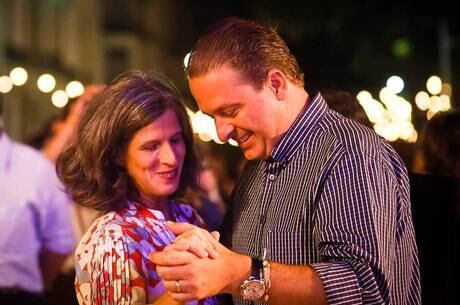 Para especialistas, Renata como vice seria homenagem a Campos