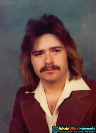 Esse visual dos anos 70 era inspirado em filmes adultos suecos