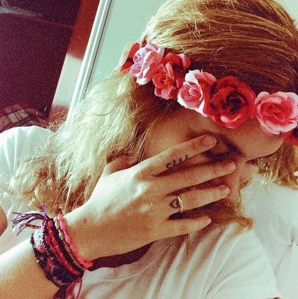 Na época, o Instagram da jovem era cheio de fotos
dos dois juntos. Eles chegaram a viajar com amigos