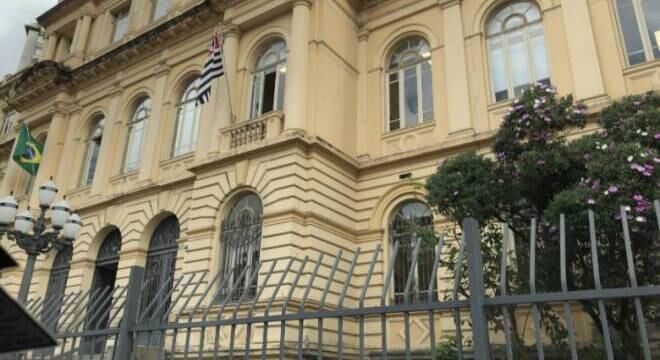 Secretaria da Educação de SP será investigada por recolher material didático