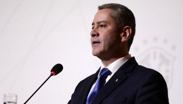 Os clubes e a CBF chegaram a um consenso de que o Campeonato Brasileiro começaria no dia 9 de agosto. Já a Série B, no dia 8. A Série A vai até o fim de fevereiro de 2021 e, dias depois, já emenda com o início dos Estaduais do próximo ano