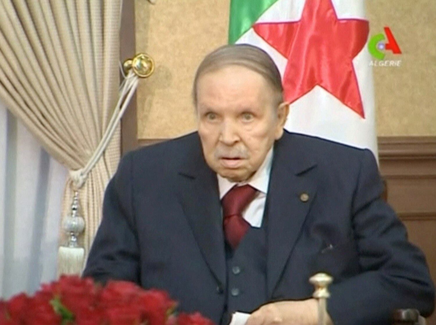 Irmão de Bouteflika e generais são detidos na Argélia